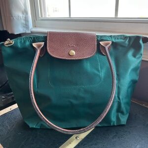Medium Le Pliage Longchamp Shoulder Tote (green)